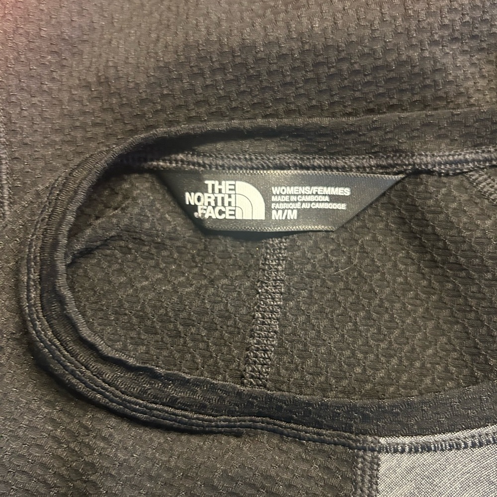 The North Face Women’s Black and Gray Determination Long Sleeve Top, Size Medium - Picture 7 of 9